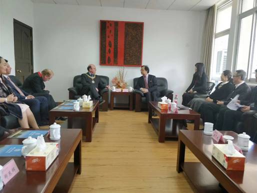 mmexport1527441975435